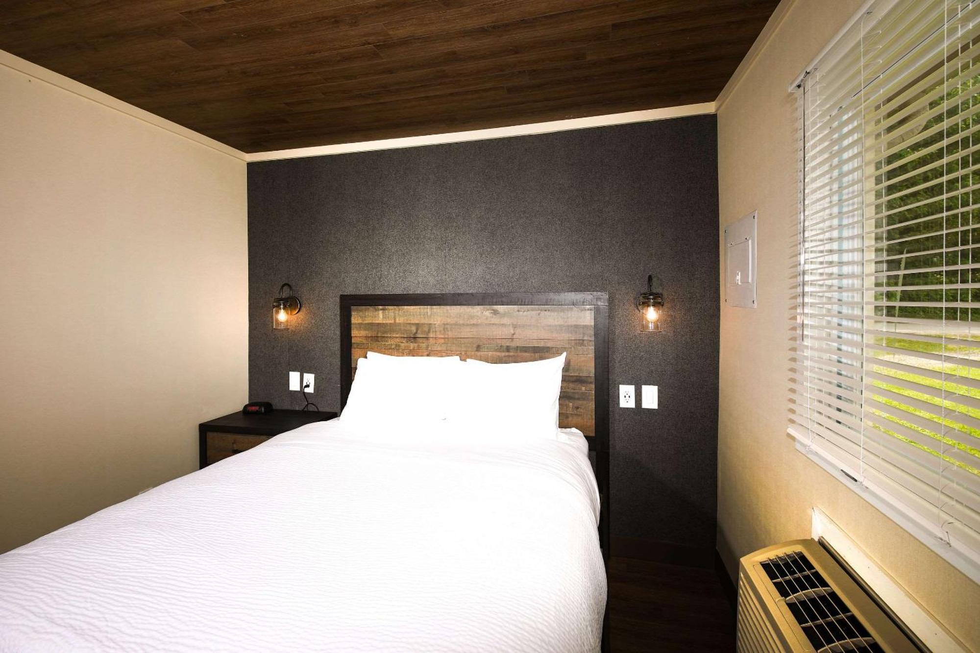Bayview Wildwood Resort, Ascend Hotel Collection Severn Екстер'єр фото